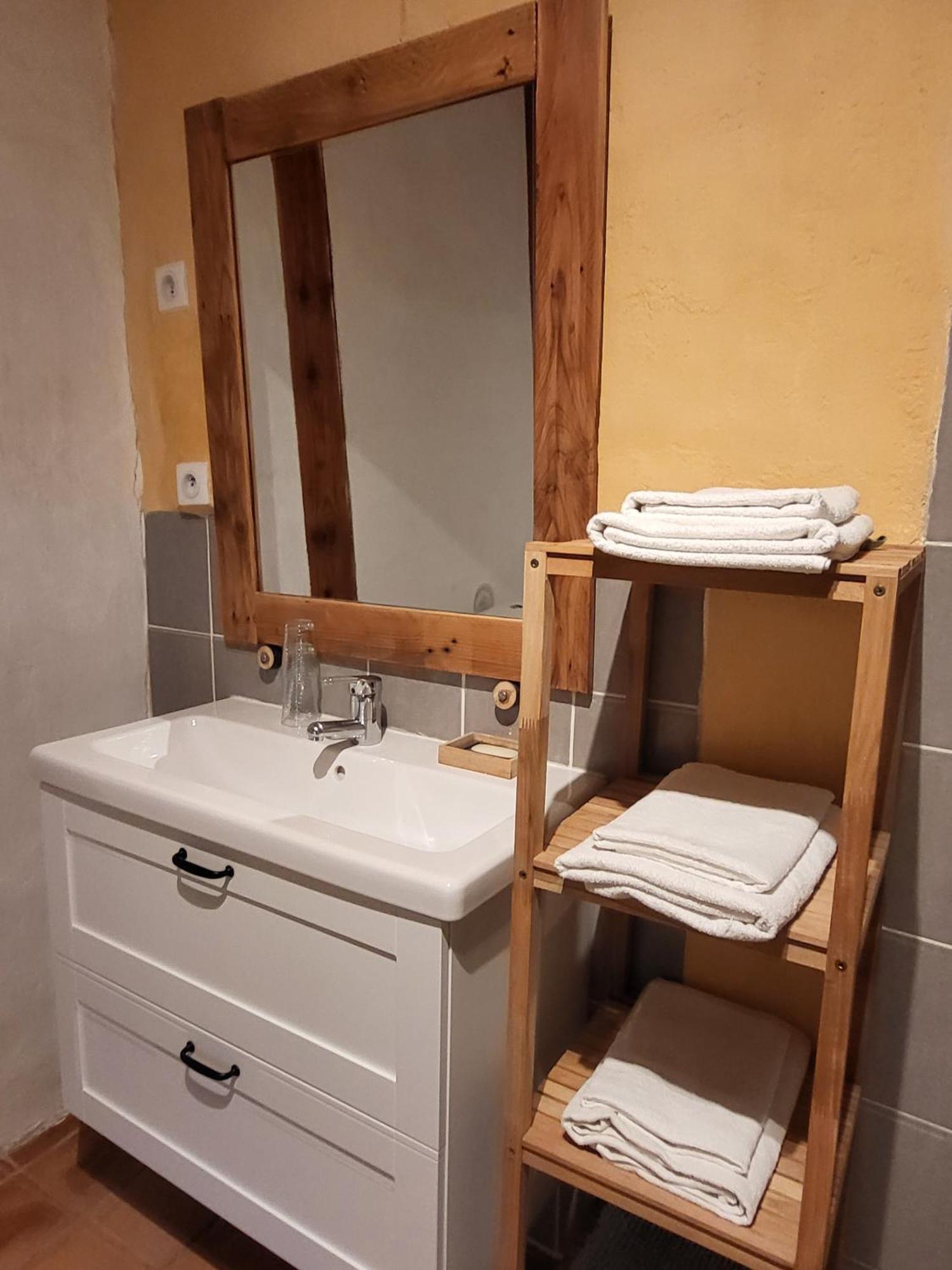 Hotel Le Grenier A Ble Satillieu Zimmer foto