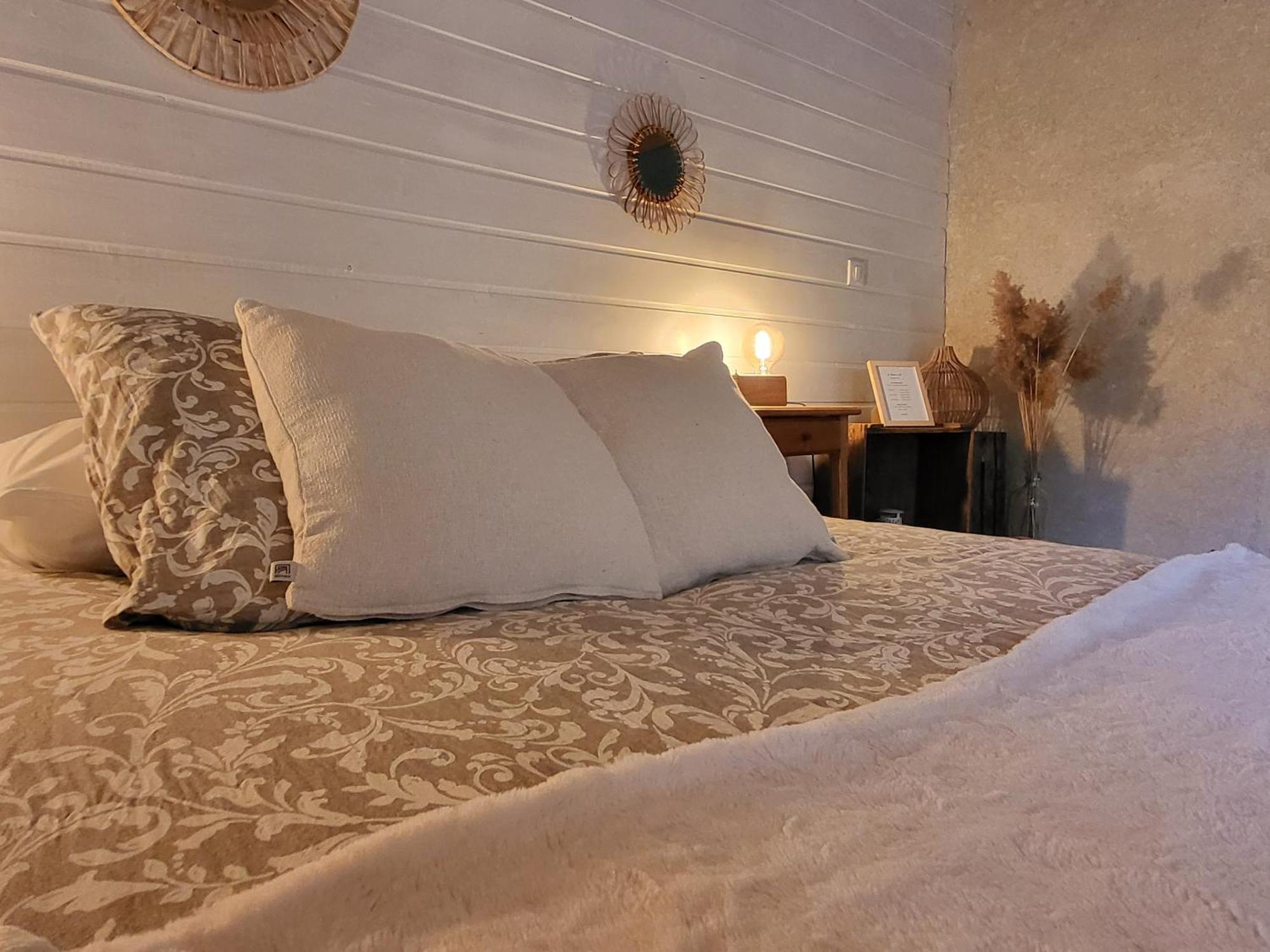 Hotel Le Grenier A Ble Satillieu Zimmer foto
