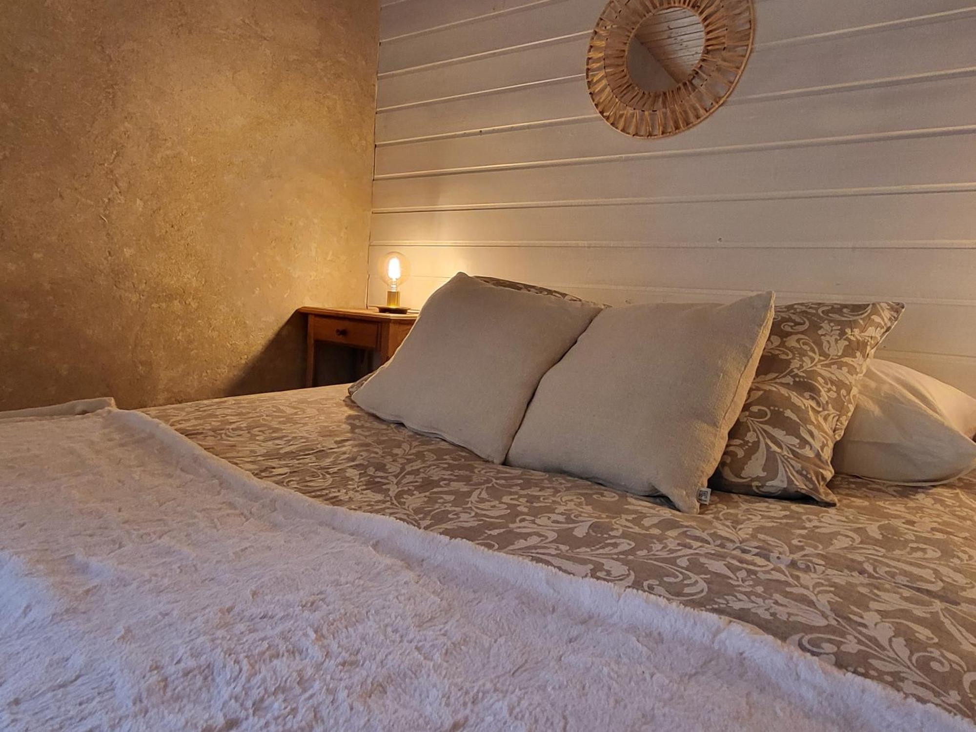 Hotel Le Grenier A Ble Satillieu Zimmer foto